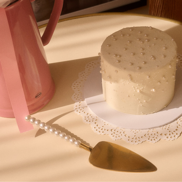 Pearl Cake Server - Maeva Studio